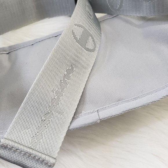 Champion NWOT Large Embroidered logo front waist fanny pack - Picture 11 of 13